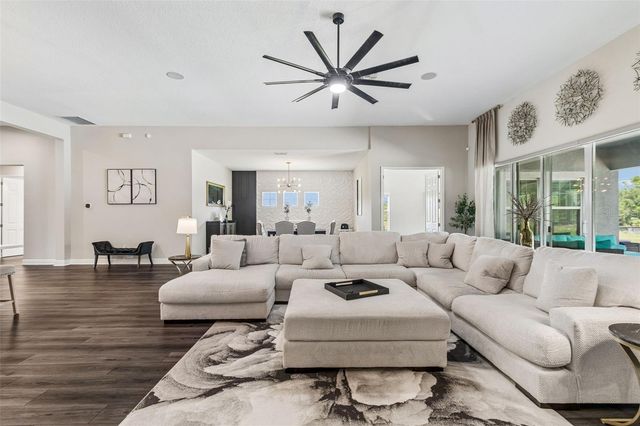 10597 MEADOWRUN DRIVE, Lithia, FL 33547