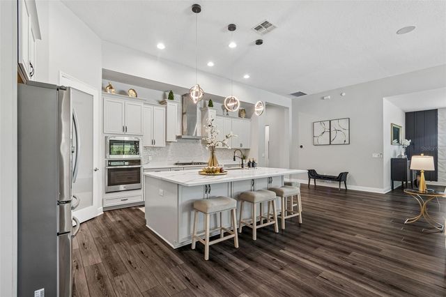 10597 MEADOWRUN DRIVE, Lithia, FL 33547