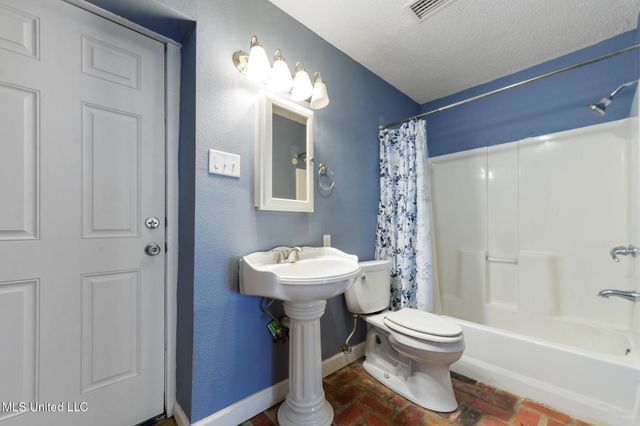 1705 14th Street, Pascagoula, MS 39567