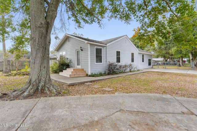 1705 14th Street, Pascagoula, MS 39567