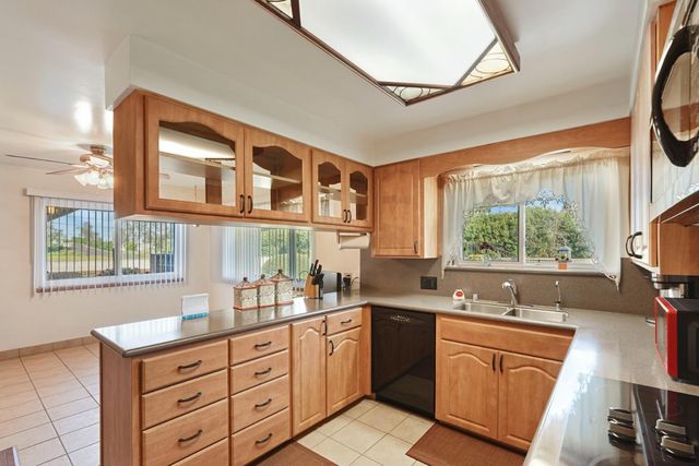 4678 E Woodbridge Rd, Acampo, CA 95220