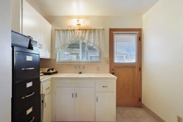 4678 E Woodbridge Rd, Acampo, CA 95220