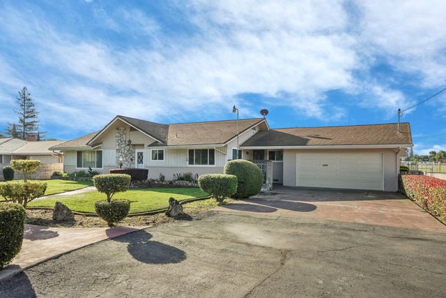 4678 E Woodbridge Rd, Acampo, CA 95220