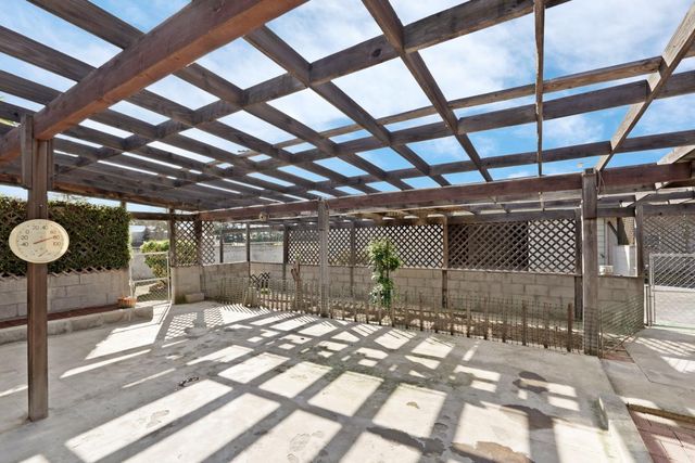 4678 E Woodbridge Rd, Acampo, CA 95220