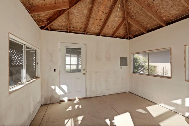 4678 E Woodbridge Rd, Acampo, CA 95220