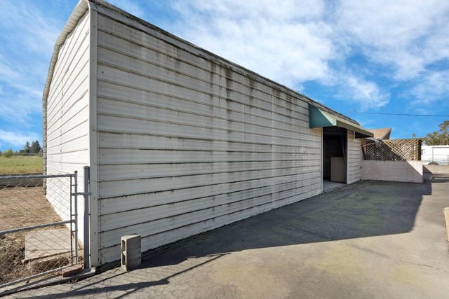 4678 E Woodbridge Rd, Acampo, CA 95220