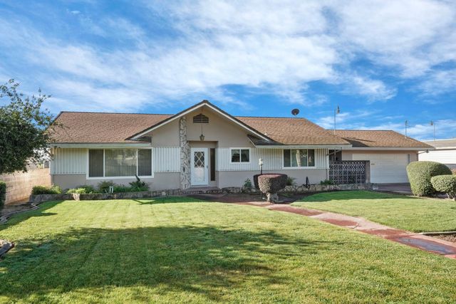 4678 E Woodbridge Rd, Acampo, CA 95220