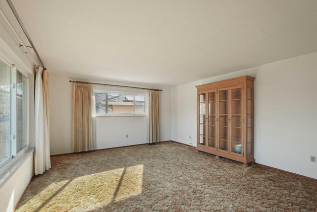 4678 E Woodbridge Rd, Acampo, CA 95220