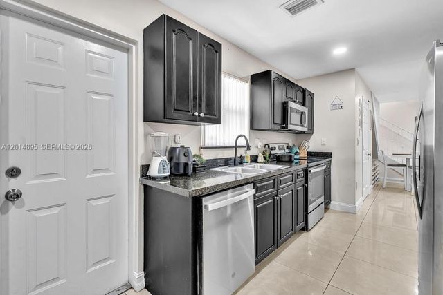 225 NW 14th Avenue, Fort Lauderdale, FL 33311