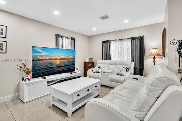 225 NW 14th Avenue, Fort Lauderdale, FL 33311