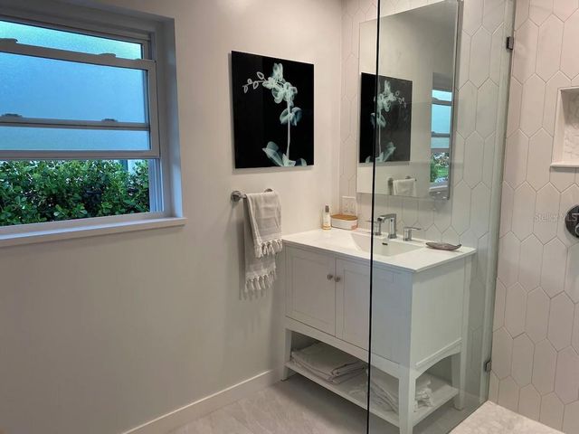 814 PARADISE WAY, Sarasota, FL 34242