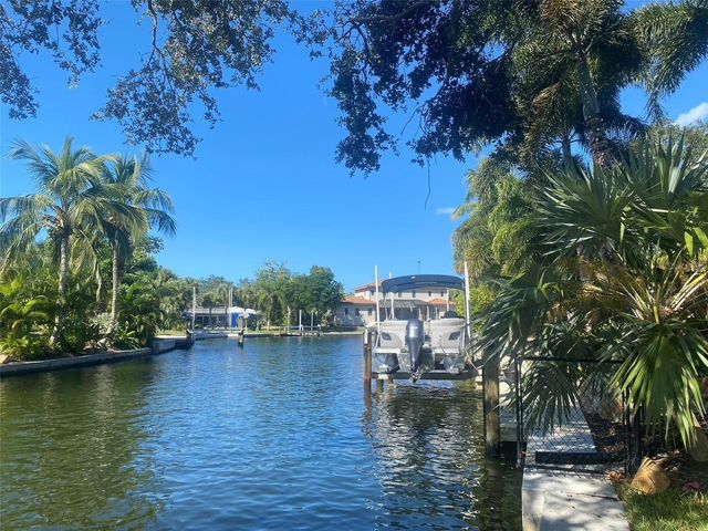 814 PARADISE WAY, Sarasota, FL 34242