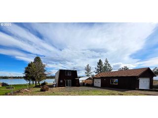 73 S Lakewood Rd, Tygh Valley, OR 97063