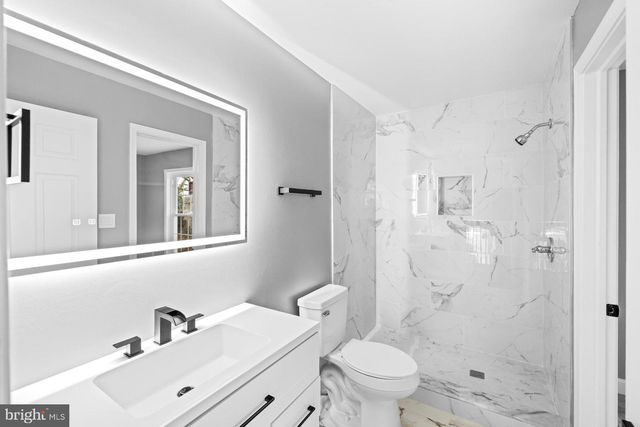 6915 ADEL ST, Capitol Heights, MD 20743