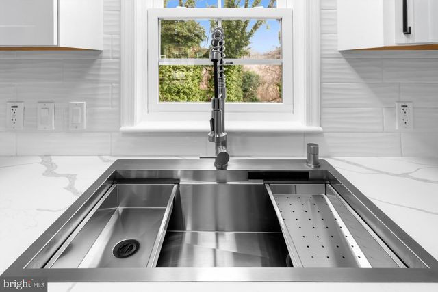 6915 ADEL ST, Capitol Heights, MD 20743