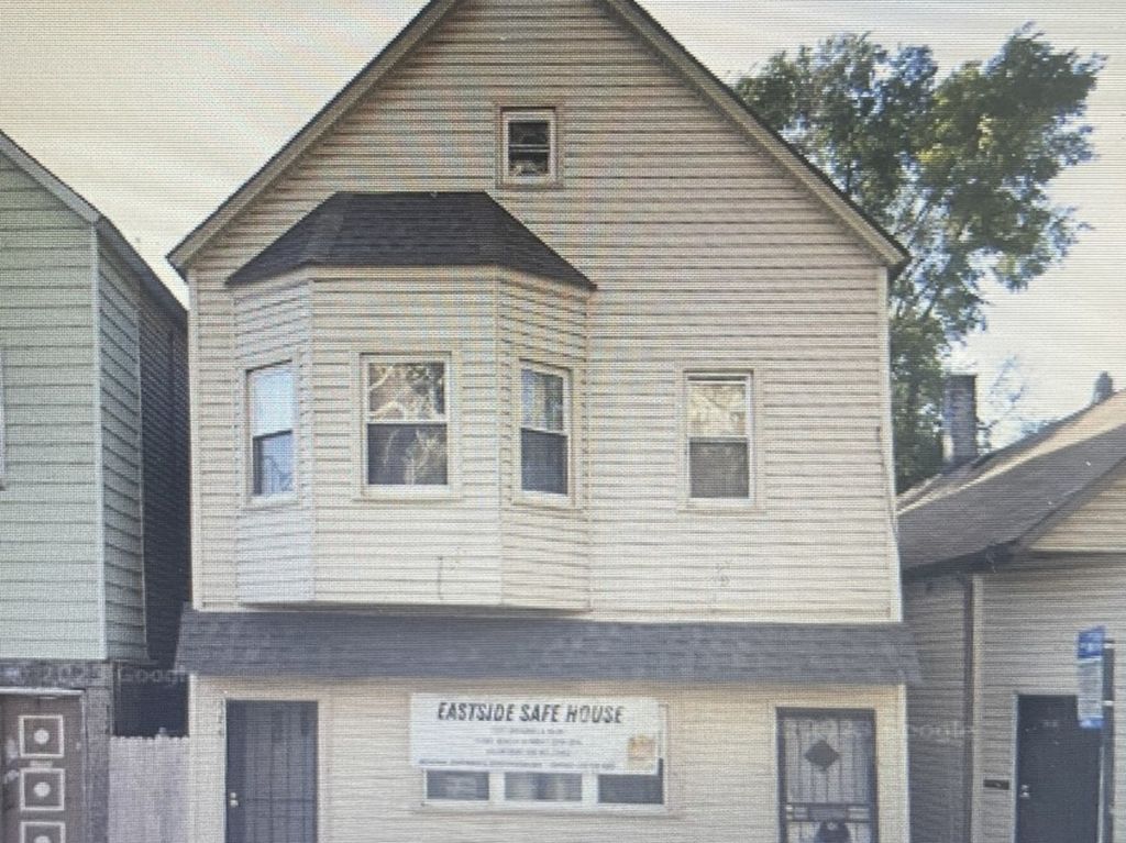 8256 S South Shore Drive, Chicago, IL 60617