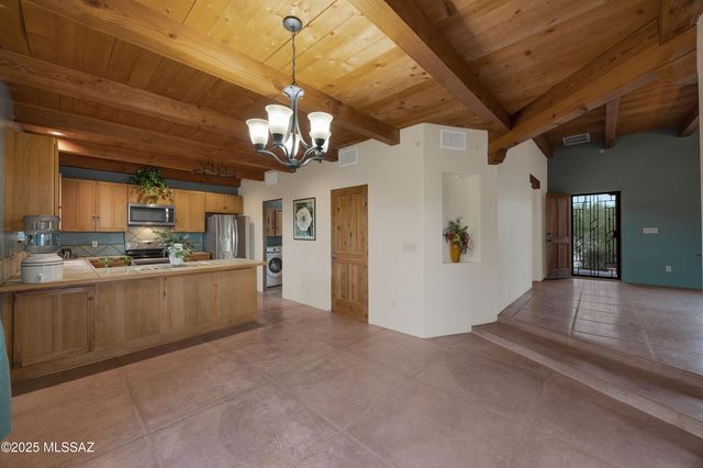 6615 W Sweetwater Drive, Tucson, AZ 85745