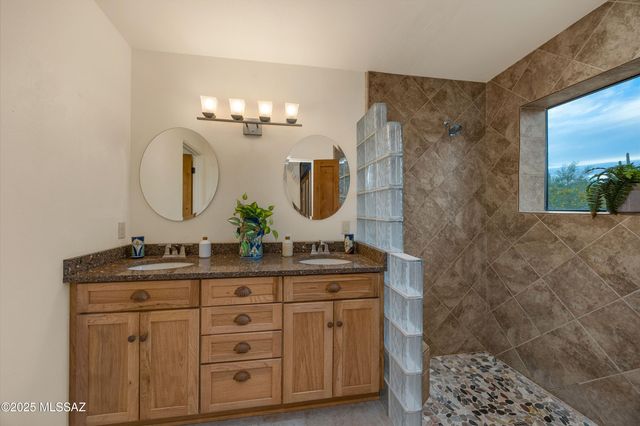 6615 W Sweetwater Drive, Tucson, AZ 85745