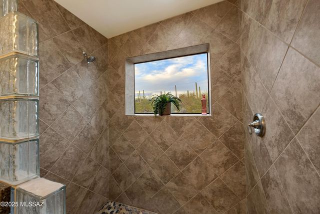 6615 W Sweetwater Drive, Tucson, AZ 85745