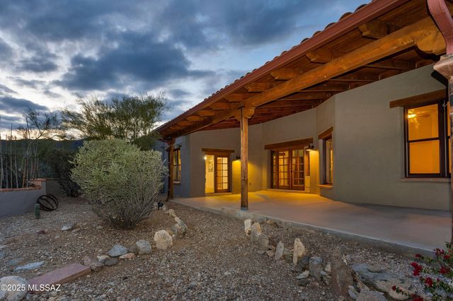 6615 W Sweetwater Drive, Tucson, AZ 85745