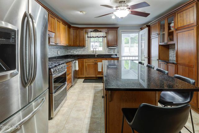 300 S Perry Street, Johnstown, NY 12095