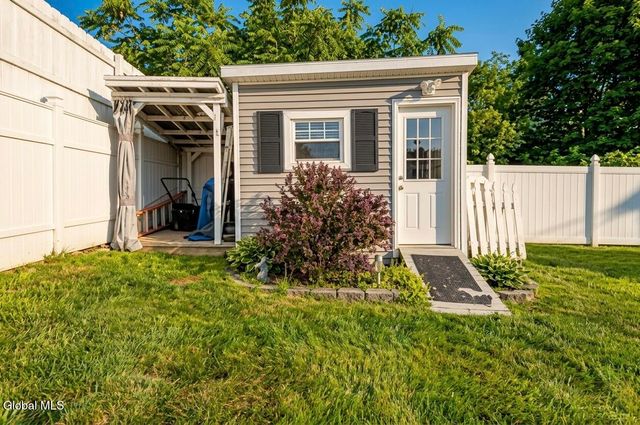 300 S Perry Street, Johnstown, NY 12095