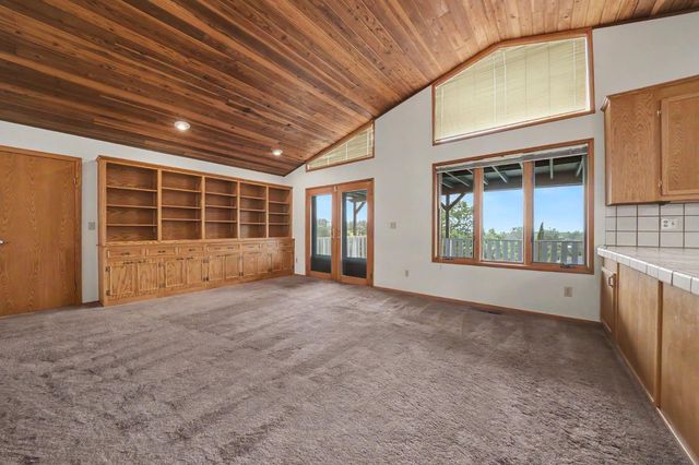 6731 McCauley Rd, Valley Springs, CA 95252