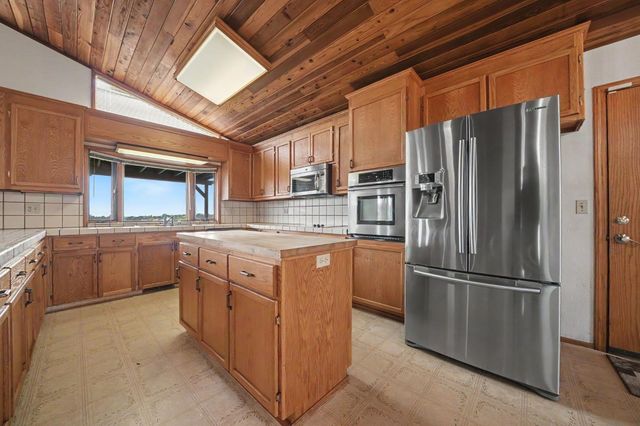 6731 McCauley Rd, Valley Springs, CA 95252