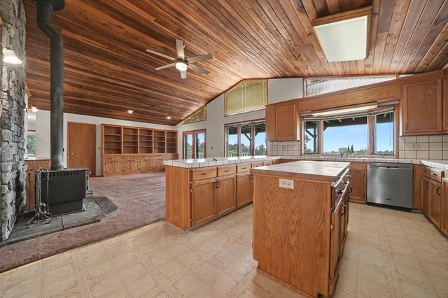 6731 McCauley Rd, Valley Springs, CA 95252
