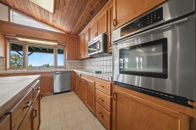 6731 McCauley Rd, Valley Springs, CA 95252