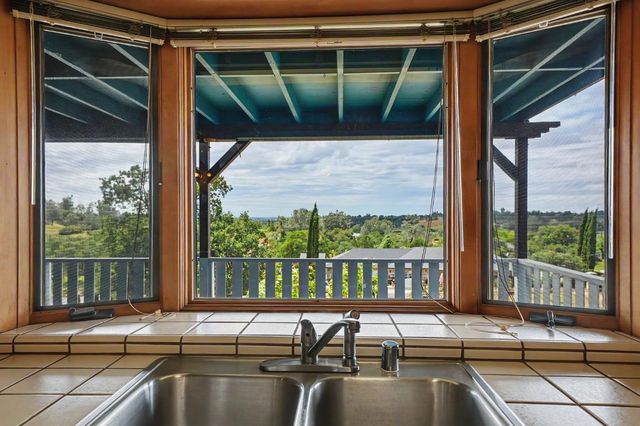 6731 McCauley Rd, Valley Springs, CA 95252