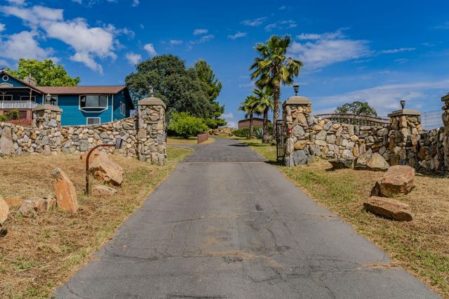 6731 McCauley Rd, Valley Springs, CA 95252