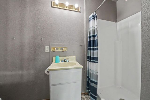 6731 McCauley Rd, Valley Springs, CA 95252
