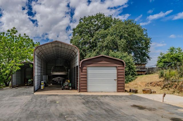 6731 McCauley Rd, Valley Springs, CA 95252