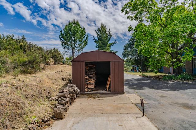 6731 McCauley Rd, Valley Springs, CA 95252
