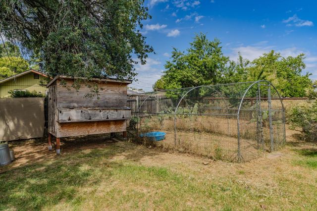 6731 McCauley Rd, Valley Springs, CA 95252