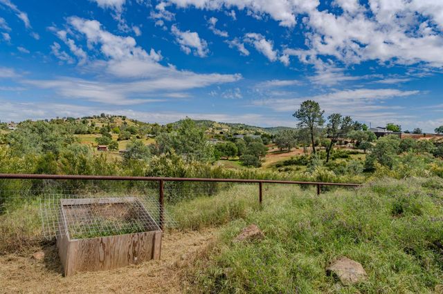 6731 McCauley Rd, Valley Springs, CA 95252