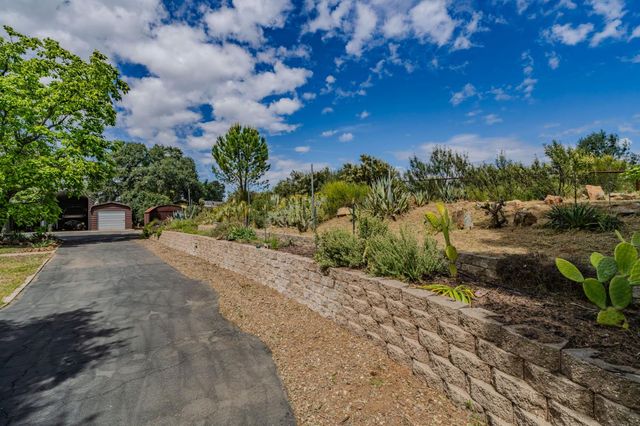 6731 McCauley Rd, Valley Springs, CA 95252