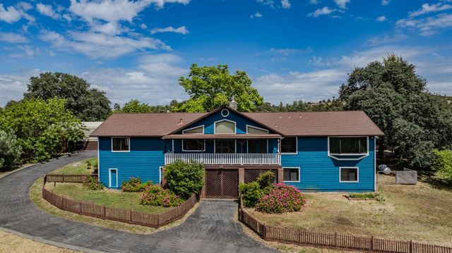 6731 McCauley Rd, Valley Springs, CA 95252