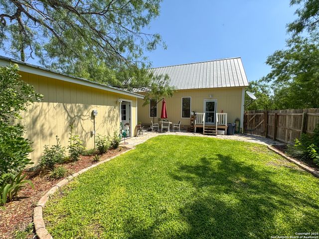 556 FAIRWAY CIRCLE, Brackettville, TX 78832