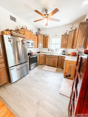 556 FAIRWAY CIRCLE, Brackettville, TX 78832