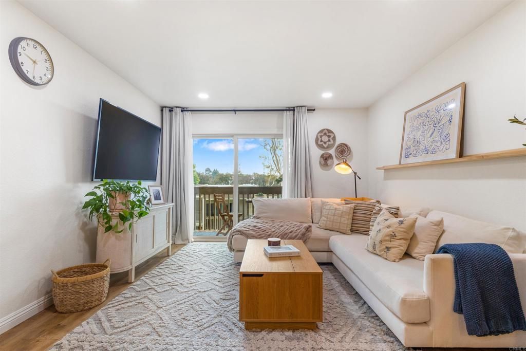 432 Edgehill Lane 74, Oceanside, CA 92054