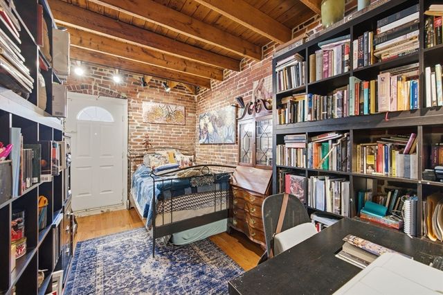 55 Perkins St, Salem, MA 01970
