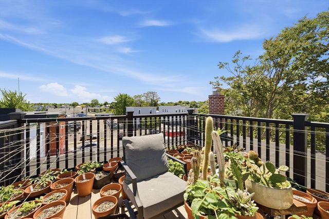 55 Perkins St, Salem, MA 01970