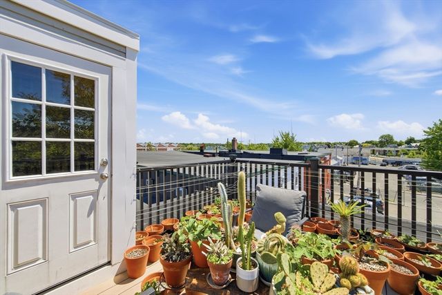55 Perkins St, Salem, MA 01970