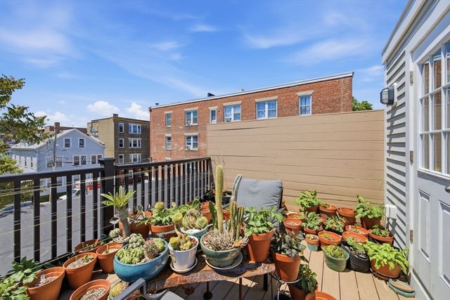 55 Perkins St, Salem, MA 01970