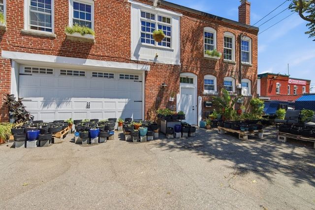 55 Perkins St, Salem, MA 01970