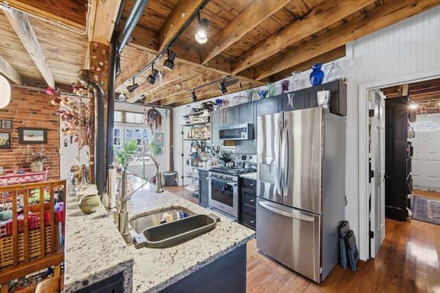 55 Perkins St, Salem, MA 01970
