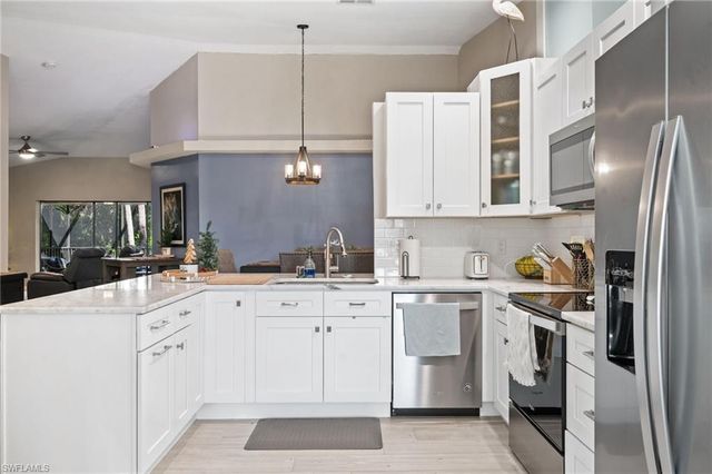 17611 Marco Island LN, Fort Myers, FL 33908