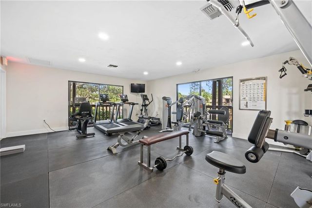 17611 Marco Island LN, Fort Myers, FL 33908